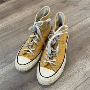 YELLOW HIGH TOP CONVERSE